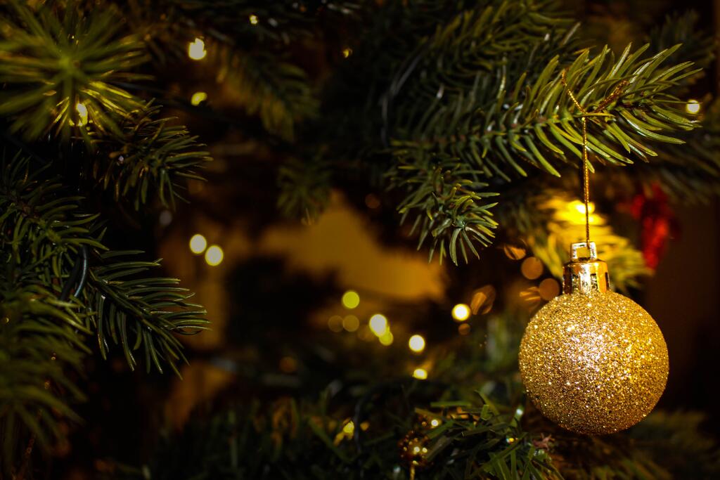 golden-tree-christmas-ornament